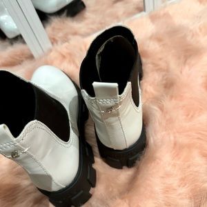 Women stylish boots.